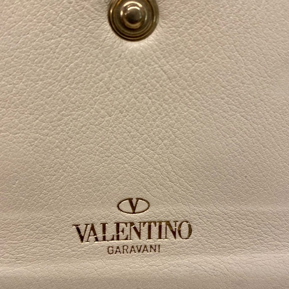 Auth Valentino Garavani Rockstud Compact Wallet - Picture 3 of 11
